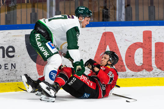 Färjestads Adam Ginning och Luleås Vilmos Gallo