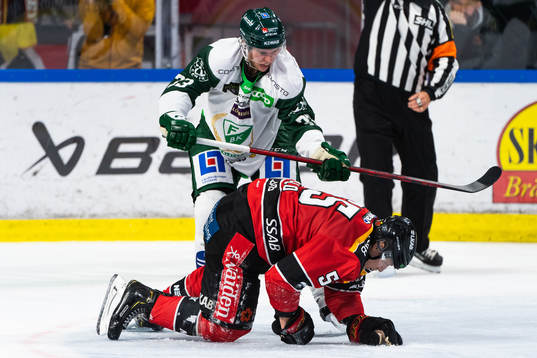 Färjestads Albert Johansson och Luleås Vilmos Gallo