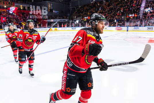Luleås Linus Omark jublar