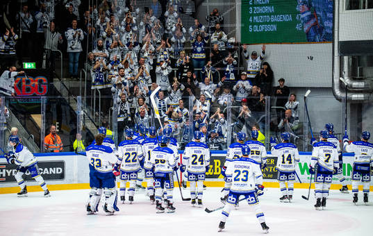 Leksands spelare och supportrar jublar