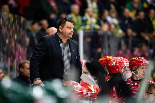 Modos tränare Mattias Karlin