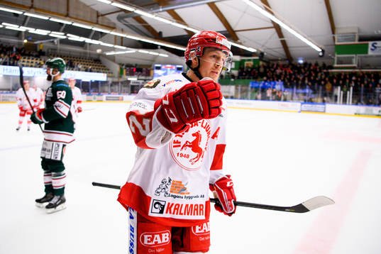 Troja-Ljungbys  Joakim Hillding jublar
