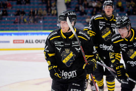 s Nicklas Heiner jublar