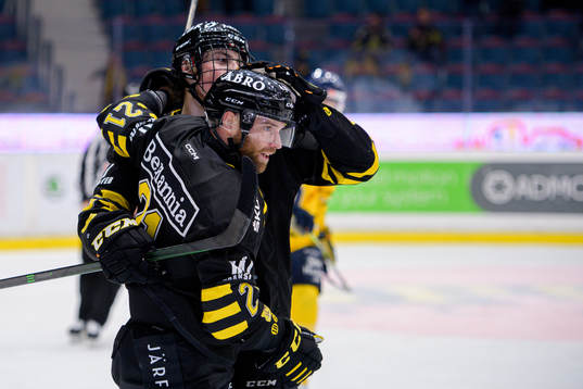 s Christian Sandberg och Dalibor Dvorsky jublar