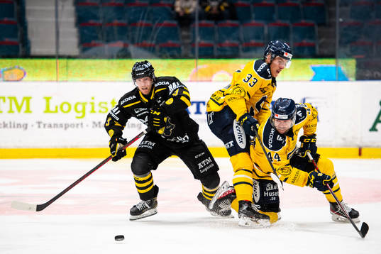 s Nicklas Heiner mot Södertäljes Felix Olsson och Erik