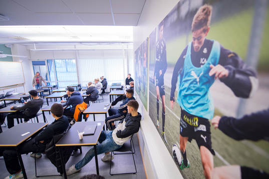 Josef Al-Imam går andra året på Malmö Idrottsgymnasium