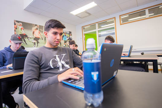 Lass Hamawand går andra året på Malmö Idrottsgymnasium