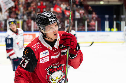 Malmö Redhawks Adam Ollas Mattsson jublar
