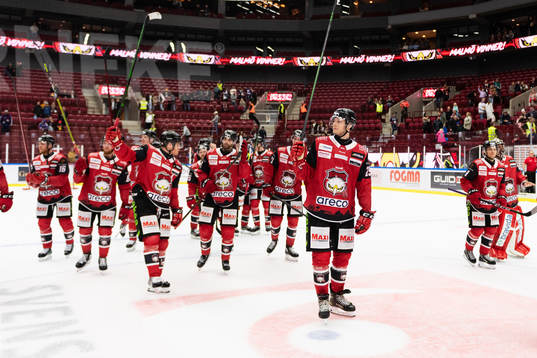 Malmö Redhawks Eric Engstrand jublar
