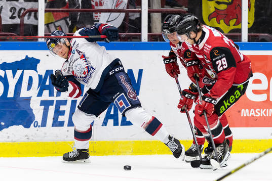 Malmö Redhawks Fredrik Händemark och Eric Engstrand mot