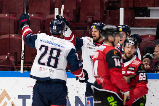 Linköpings Henrik Törnqvist jublar