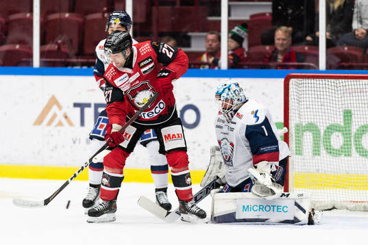 Malmö Redhawks Ponthus Westerholm framför Linköpings