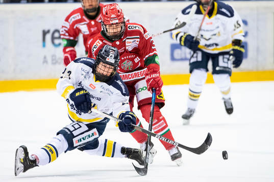 s Sanni Hakala och Modos Ebba Tärnfjord