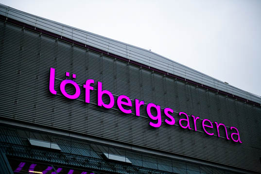 Exteriör av Löfbergs Arena
