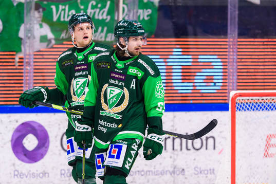 Färjestads Adam Ginning och Linus Johansson deppar