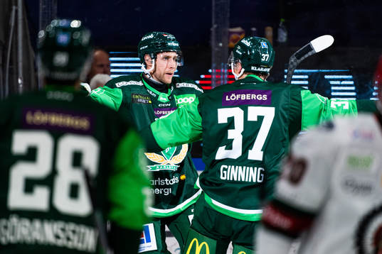 Färjestads Per Åslund jublar