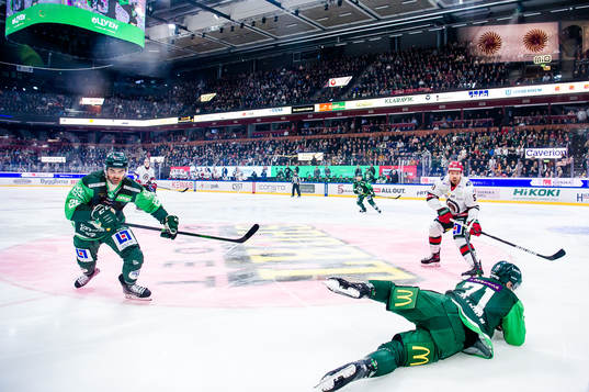 Färjestads Martin Johansson och Frölundas Mats Rosseli