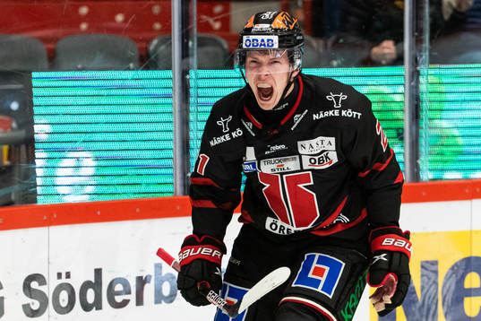 Örebros Linus Öberg jublar