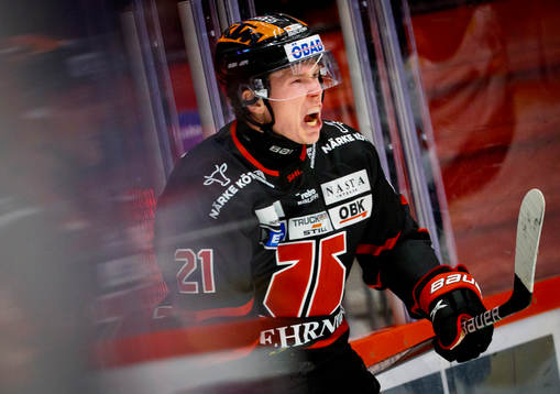 Örebros Linus Öberg jublar