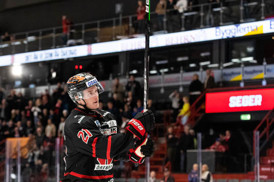 Örebros Linus Öberg jublar
