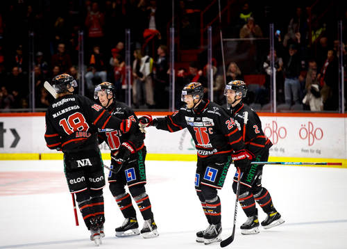 Örebros Jani Lajunen gör 3-1 och jublar med Gustav