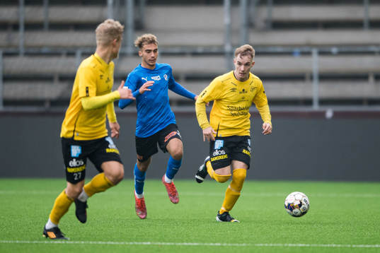 Elfsborgs Mattias Mannerstål och Halmstads Lorent Mehmeti