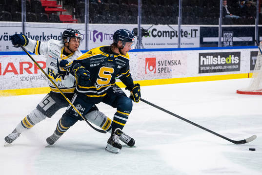 s Daniel Bertov och Södertäljes William Haag