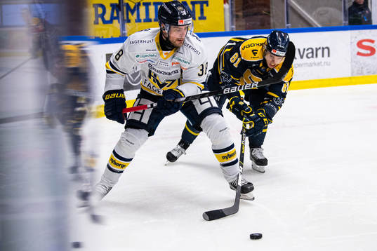 s Nichlas Torp och Södertäljes Emil Aronsson