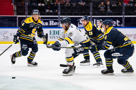 s Marcus Davidsson, Södertäljes Alexander Anderberg,