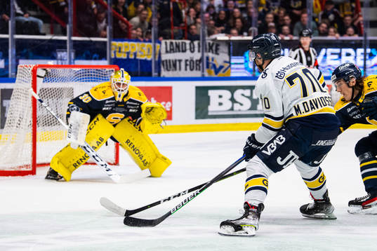 s Marcus Davidsson och Södertäljes Alfred Hjälm