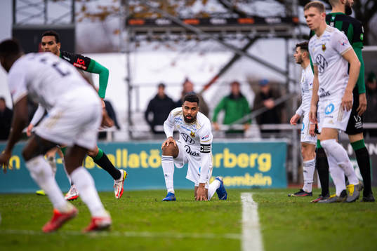Östersunds Noah Sonko Sundberg deppar