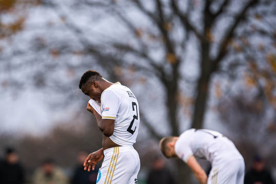 Östersunds Patrick Kpozo deppar