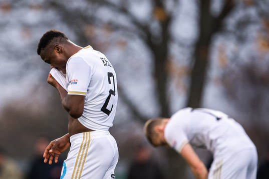Östersunds Patrick Kpozo deppar