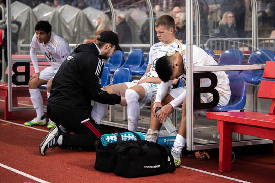 Östersunds Marco Weymans deppar med lagkamrater