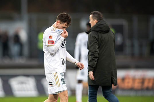 Östersunds Charlie Colkett deppar