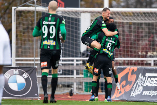 Varbergs spelare jublar