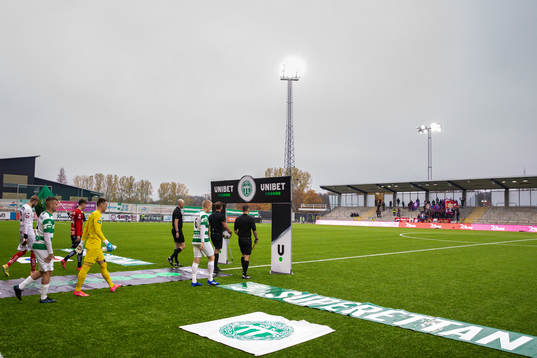 Västerås och Örgrytes spelare gör entré på Iver Arena