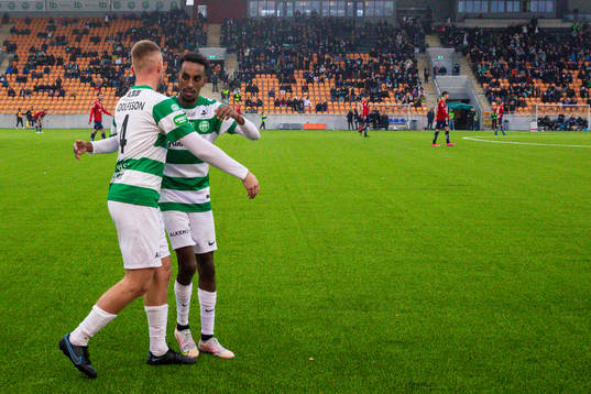 Västerås Jesper Merbom Adolfsson och Taha Abdi Ali jublar