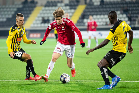 Häckens Tobias Carlsson och Godswill Ekpolo  mot Kalmars