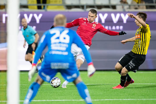 Kalmars Piotr Johansson och Häckens Kristoffer Lund Hansen