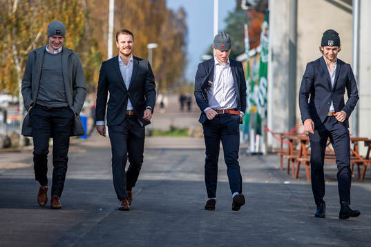 Rögles Anton Bengtsson, målvakt Christoffer Rifalk, Oskar