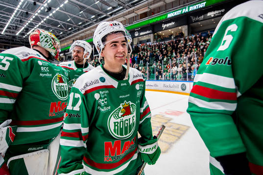 Rögles Philip Granath jublar