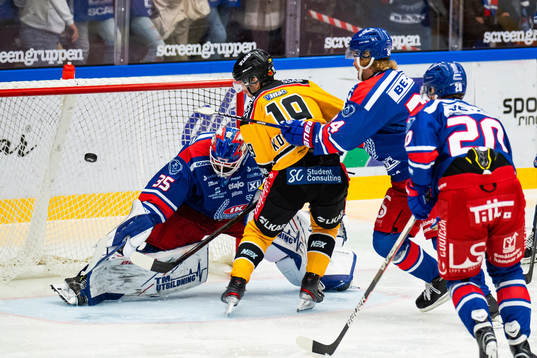 Luleås Konstantin Komarek gör 0-2 bakom Oskarshamns
