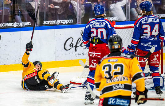 Luleås Konstantin Komarek jublar