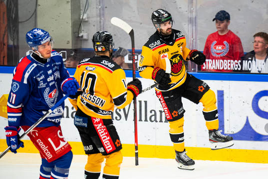 Luleås Linus Fröberg jublar