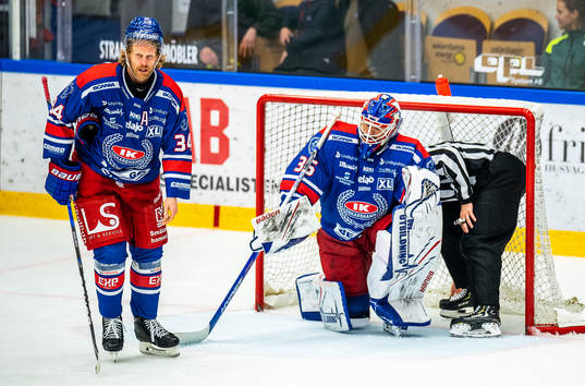Oskarshamns Philip Samuelsson och målvakt Joe Cannata