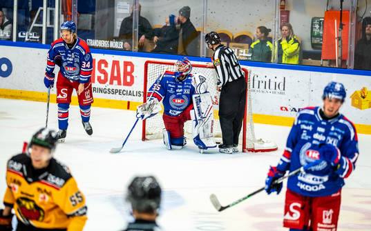 Oskarshamns Philip Samuelsson och målvakt Joe Cannata