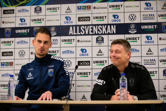 Sirius tränare Daniel Bäckström och Malmös