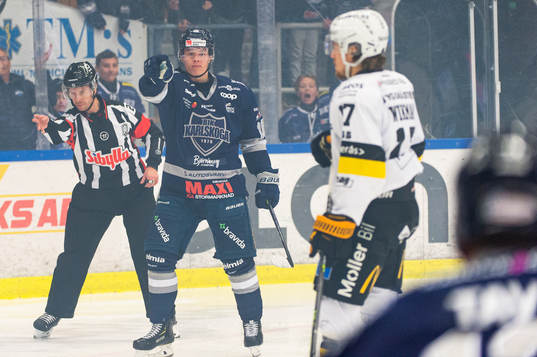 Karlskogas Aleksi Rekonen jublar
