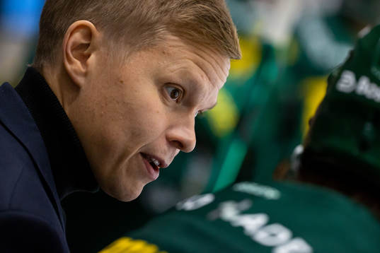 Björklövens assisterande tränare Robert Lahti
